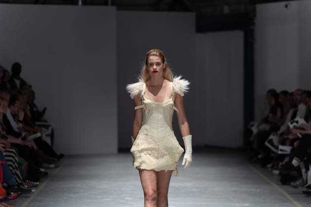University of Westminster BA Fashion Showcase in London The BA Fashion students from the University of Westminster are presenting their annual graduate show this evening in London. The event opens at 18:30 at Ambika P3, featuring runway presentations that highlight the final-term collections crafted by undergraduates in their final year. Attendees can expect a diverse display of menswear and womenswear, textile innovation, tailoring and experimental design, reflecting each student™s creative identity and technical proficiency. The show aims to mark the culmination of years of academic and practical training, offering observers insight into the next generation of designers entering the industry. ï¿¼ ï¿¼ London England United Kingdom Copyright: xx