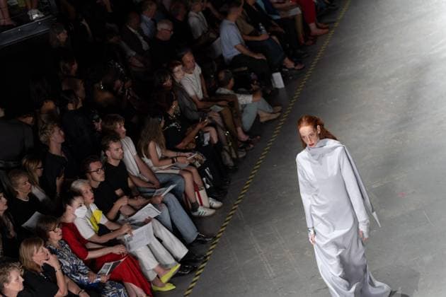 University of Westminster BA Fashion Showcase in London The BA Fashion students from the University of Westminster are presenting their annual graduate show this evening in London. The event opens at 18:30 at Ambika P3, featuring runway presentations that highlight the final-term collections crafted by undergraduates in their final year. Attendees can expect a diverse display of menswear and womenswear, textile innovation, tailoring and experimental design, reflecting each student™s creative identity and technical proficiency. The show aims to mark the culmination of years of academic and practical training, offering observers insight into the next generation of designers entering the industry. ï¿¼ ï¿¼ London England United Kingdom Copyright: xx