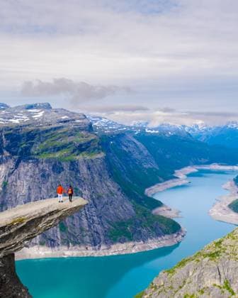Creative Highlights Symbolfotos Atemberaubender Panoramablick vom Preikestolen in Norwegen mit atemberaubenden Klippen und Fjord Atemberaubender Panoramablick vom Preikestolen in Norwegen mit atemberaubenden Klippen und Fjord (License=RF) ,model released, Symbolfoto Copyright: xZoonar.com FokkexBaarssenx 23522086 ,model released, Symbolfoto ,property released