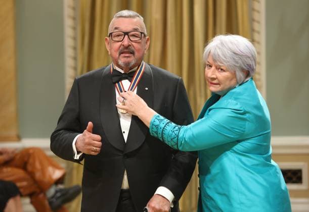 June 13, 2025, Ottawa, On, Canada: Governor General Mary Simon presents actor Graham Greene with the Lifetime Artistic Achievement Award during the Governor General s Performing Arts Awards ceremony at Rideau Hall in Ottawa, on Friday, June 13, 2025. Ottawa Canada  - ZUMAc35_ 20250613_zaf_c35_153 Copyright: xPatrickxDoylex
