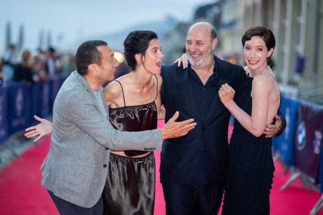 Cabourg Award Ceremony Red Carpet Zinedine Soualem, Suzanne Lindon, Cedric Klapisch and Sara Giraudeau attending the awards ceremony red carpet as part of the 39th Cabourg Film Festival in Cabourg, France on June 13, 2025. Photo by Aurore Marechal ABACAPRESS.COM Cabourg France  Copyright: xMarechalxAurore ABACAx