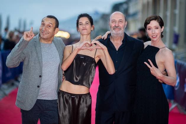 Cabourg Award Ceremony Red Carpet Zinedine Soualem, Suzanne Lindon, Cedric Klapisch and Sara Giraudeau attending the awards ceremony red carpet as part of the 39th Cabourg Film Festival in Cabourg, France on June 13, 2025. Photo by Aurore Marechal ABACAPRESS.COM Cabourg France  Copyright: xMarechalxAurore ABACAx