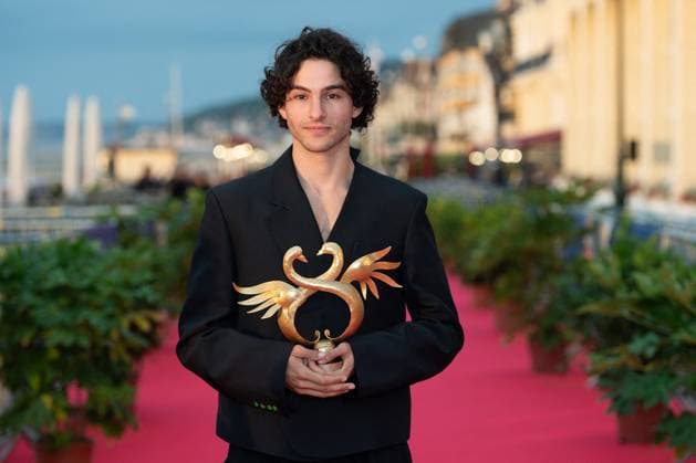 Bilder des Jahres 2025, Entertainment 06 Juni Entertainment Themen der Woche KW24 Cabourg Winners Red Carpet Sayyid El Alami is awarded best male revelation during the Winners Red Carpet of the 39th Cabourg Film Festival in Cabourg, France on June 14, 2025. Photo by Aurore Marechal ABACAPRESS.COM Cabourg France  Copyright: xMarechalxAurore ABACAx