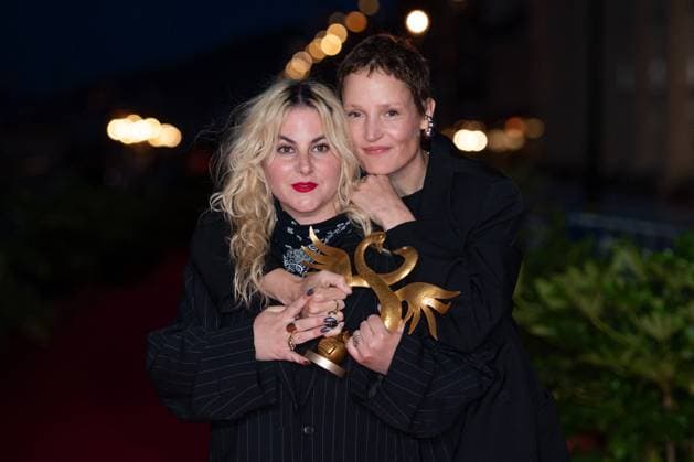 Entertainment Themen der Woche KW24 Cabourg Winners Red Carpet Anne Cazeneuve Cambet, accompanied by Vicky Krieps, is awarded Youth Jury Prize during attending the Winners Red Carpet of the 39th Cabourg Film Festival in Cabourg, France on June 14, 2025. Photo by Aurore Marechal ABACAPRESS.COM Cabourg France  Copyright: xMarechalxAurore ABACAx