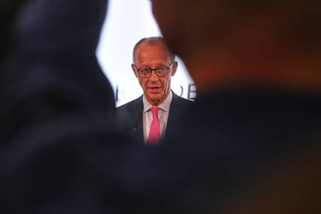 Schönefeld bei Berlin, Brandenburg, Deutschland, 15.06.2025: Regierungsflughafen: Statement vor Abflug zum G7-Gipfel nach Kanada: Bundeskanzler Friedrich Merz (CDU) Copyright: xdtsxNachrichtenagenturx dts_70970