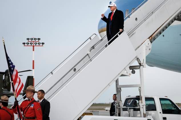 June 15, 2025, Calgary, Ab, CANADA: United States President Donald Trump arrives in Calgary, Alta., Sunday, June 15, 2025, to attend the G7 Leaders meeting taking place in Kananaskis. Calgary CANADA  - ZUMAc35_ 20250615_zaf_c35_233 Copyright: xJeffxMcintoshx