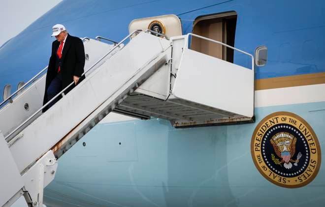 June 15, 2025, Calgary, Ab, CANADA: United States President Donald Trump arrives in Calgary, Alta., Sunday, June 15, 2025, to attend the G7 Leaders meeting taking place in Kananaskis. Calgary CANADA  - ZUMAc35_ 20250615_zaf_c35_237 Copyright: xJeffxMcintoshx