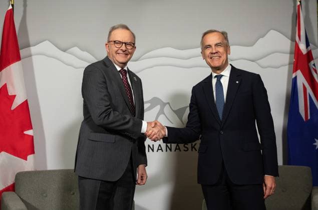 June 15, 2025, Calgary, Ab, CANADA: Prime Minister Mark Carney, right, meets with Australian Prime Minister Anthony Albanese as the G7 gets under way in Kananaskis, Alta., Sunday, June 15, 2025. Calgary CANADA - ZUMAc35_ 20250615_zaf_c35_314 Copyright: xJasonxFransonx