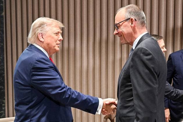Kananaskis, Alberta, Kanada, 16.06.2025: Mountain Lodge: G7-Gipfel 2025: US-Präsident Donald Trump und der deutsche Bundeskanzler Friedrich Merz (CDU)