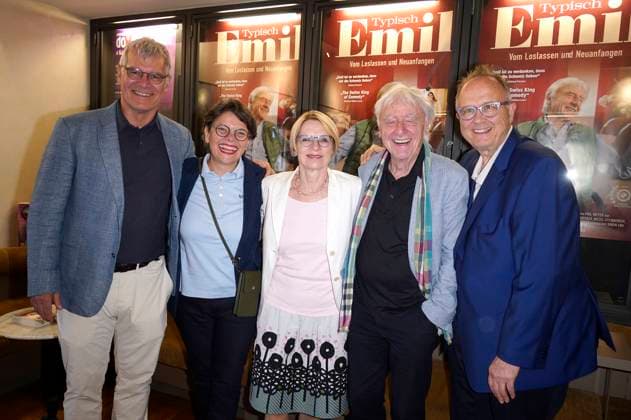 Entertainment Bilder des Tages Donat Agosti, Niccel Steinberger, Livia Leu, Emil Steinberger und Christoph Ott bei der Premiere des Dokumentarfilms Typisch Emil - Vom Loslassen und Neuanfangen im Kant Kino. Berlin, 16.06.2025