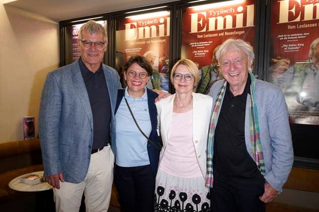 Donat Agosti, Niccel Steinberger, Livia Leu und Emil Steinberger bei der Premiere des Dokumentarfilms Typisch Emil - Vom Loslassen und Neuanfangen im Kant Kino. Berlin, 16.06.2025