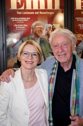 Livia Leu und Emil Steinberger bei der Premiere des Dokumentarfilms Typisch Emil - Vom Loslassen und Neuanfangen im Kant Kino. Berlin, 16.06.2025