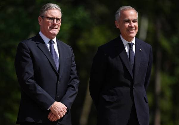 June 16, 2025, Kananaskis, Ab, CANADA: British Prime Minister Keir Starmer, left, and Canadian Prime Minister Mark Carney pose for photos after Carney officially welcomed him to the G7 Summit in Kananaskis, Alta., on Monday, June 16, 2025. Kananaskis CANADA - ZUMAc35_ 20250616_zaf_c35_092 Copyright: xDarrylxDyckx