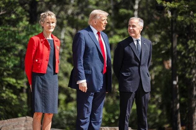 Kananaskis, Alberta, Kanada, 16.06.2025: Mountain Lodge: G7-Gipfel 2025: L-R: Diana Fox Carney, US-Präsident Donald Trump und der kanadische Premierminister Mark Carney Copyright: xGovernmentxofxCanada dtsxNachrichtenagenturx dts_71146