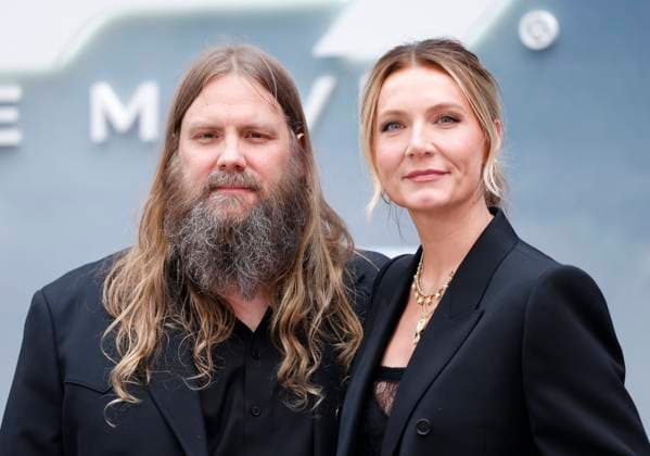 Chris Stapleton and Morgane Stapleton arrive on the red carpet for the Apple Original Films & Warner Bros. Pictures F1 World Premiere in Times Square on Monday, June 16, 2025 in New York City.  NYP20250616123 JOHNxANGELILLO