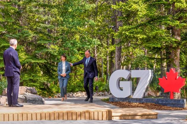 Kananaskis, Alberta, Kanada, 16.06.2025: Mountain Lodge: G7-Gipfel 2025: Der kanadische Premierminister Mark Carney begrüßt Charlotte Merz und Bundeskanzler Friedrich Merz (CDU) (Foto: Michael Kappeler Pool) Copyright: xMichaelxKappeler Pool dtsxNachrichtenagenturx dts_71162