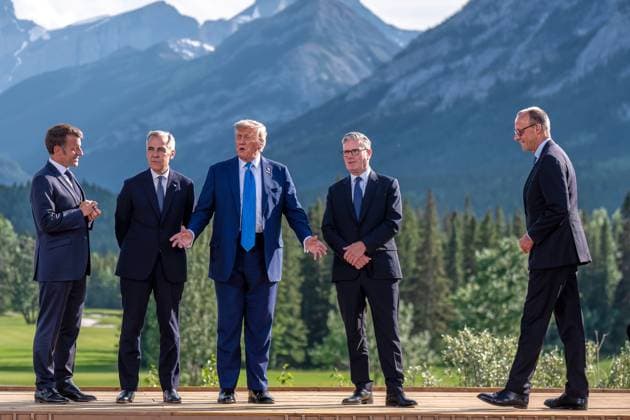 Kananaskis, Alberta, Kanada, 16.06.2025: Mountain Lodge: G7-Gipfel 2025: Familienfoto mit (L-R) Emmanuel Macron (Frankreich), Mark Carney (Kanada), Donald Trump (USA), Keir Starmer (Großbritannien), der deutsche Bundeskanzler Friedrich Merz (CDU) (Foto: Michael Kappeler Pool) Copyright: xMichaelxKappeler Pool dtsxNachrichtenagenturx dts_71154
