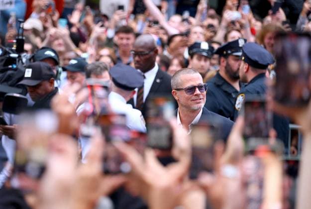 F1 World Premiere - Arrival - Brad Pitt Actor Brad Pitt arrives at the F1 movie world premiere in Times Square, New York on June 16, 2025. Photo by Charles Guerin ABACAPRESS.COM New York City NY United Arab Emirates  Copyright: xGuerinxCharles ABACAx