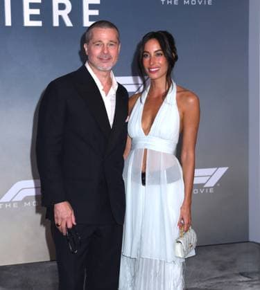 June 16, 2025, New York, Ny, United States: Brad Pitt and Ines de Ramon attend the World Premiere of Apple Original Films F1: The Movie at Times Square in New York. June 16, 2025. New York United States - ZUMAp281 20250616_zea_p281_027 Copyright: xPhotoxImagexPressx