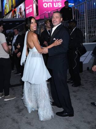 June 16, 2025, New York, Ny, United States: Ines de Ramon and Brad Pitt attend the World Premiere of Apple Original Films F1: The Movie at Times Square in New York. June 16, 2025. New York United States - ZUMAp281 20250616_zea_p281_048 Copyright: xPhotoxImagexPressx