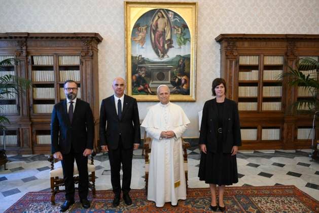 News Themen der Woche KW25 News Bilder des Tages ITALY-VATICAN POPE FRANCIS DURING PRIVATE AUDIENC WITH COUNCIL OF EUROPE SECRETARY GENERAL ALAIN BERSET AT THE VATICAN June 17, 2025 Italy, Rome, Vatican, June 17, 2025 Pope Leo XIV during a private audience with Council of Europe Secretary General Alain Berset at the Vatican EDITORIAL USE ONLY - NO BOOKS Copyright: x VaticanxMedia CPPx