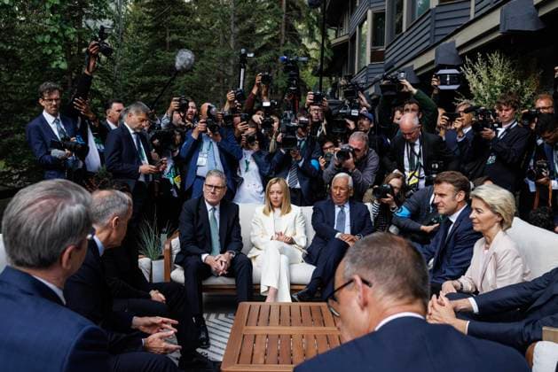 Prime Minister Keir Starmer attends the G7 Summit in Canada 17 06 2025. Kananaskis, Canada. Prime Minister Keir Starmer speaks with U.S. Treasury Secretary Scott Bessent, Prime Minister of Canada Mark Carney, President of Ukraine Volodymyr Zelenskyy, Prime Minister of Italy Giorgia Meloni, President of the European Council Antonio Costa, President of France Emmanuel Macron, President of the European Commission Ursula von der Leyen and Chancellor of Germany Friedrich Merz at the G7 Summit in the Kananaskis mountain lodge in Canada., Credit:Lauren Hurley Avalon Canada, Kananaskis, Kananaskis Copyright: xLaurenxHurleyx xAvalonx 1011868038