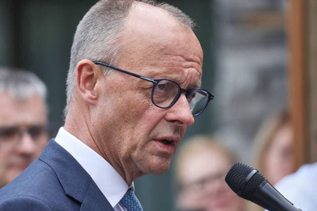 Kananaskis, Alberta, Kanada, 17.06.2025: Mountain Lodge: G7-Gipfel 2025: Bundeskanzler Friedrich Merz (CDU) gibt zum Abschluss des Treffens ein Statement vor Journalisten, in dem er den Gipfel als vollen Erfolg bezeichnet, links im Hintergrund sein Regierungssprecher Stefan Kornelius Copyright: xdtsxNachrichtenagenturx dts_71228