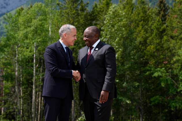 June 17, 2025, Kananaskis, Ab, Canada: Canadian Prime Minister Mark Carney welcomes President of the Republic of South Africa Cyril Ramaphosa to the G7 Summit in Kananaskis, Alta., on Tuesday, June 17, 2025. Kananaskis Canada  - ZUMAc35_ 20250617_zaf_c35_136 Copyright: xAdrianxWyldx