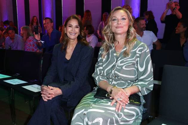 Teri Hatcher und Elisabeth Roehm bei der Ernstings Family Celebrate Diversity Fashion Show am 17.06.2025 in Hamburg Ernstings Family Fashion Show 2025 in Hamburg