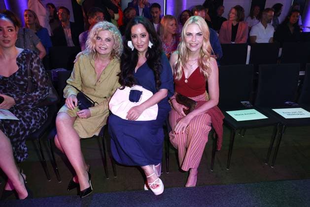 Eva Imhof, Miyabi Kawai und Tanja Buelter bei der Ernstings Family Celebrate Diversity Fashion Show am 17.06.2025 in Hamburg Ernstings Family Fashion Show 2025 in Hamburg