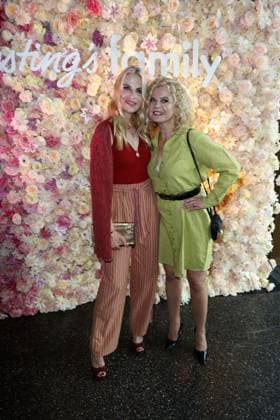 Tanja Buelter und Eva Imhof bei der Ernstings Family Celebrate Diversity Fashion Show am 17.06.2025 in Hamburg Ernstings Family Fashion Show 2025 in Hamburg