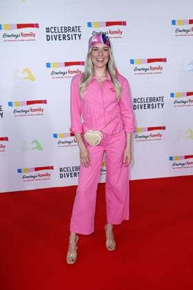 Vanessa Meisinger bei der Ernstings Family Celebrate Diversity Fashion Show am 17.06.2025 in Hamburg Ernstings Family Fashion Show 2025 in Hamburg