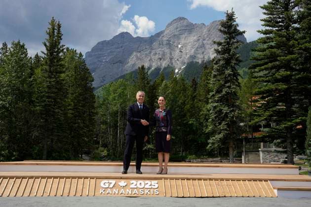 June 17, 2025, Kananaskis, Ab, Canada: Canadian Prime Minister Mark Carney welcomes Mexican President Claudia Sheinbaum to the G7 Summit in Kananaskis, Alta., on Tuesday, June 17, 2025. Kananaskis Canada  - ZUMAc35_ 20250617_zaf_c35_188 Copyright: xAdrianxWyldx