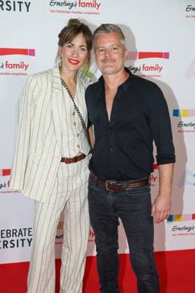 Ernsting s family Fashion Show Hamburg, 17.06.2025 AndrÃ und Shari Dietz bei der Ernsting s family Fashion Show im Empire Riverside Hotel in Hamburg Hamburg Copyright: xMatthiasxGränzdörferx