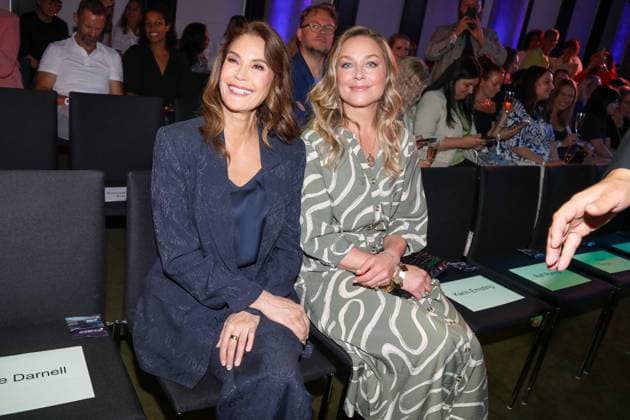 Ernsting s family Fashion Show Hamburg, 17.06.2025 Elisabeth Röhm und Teri Hatcher bei der Ernsting s family Fashion Show im Empire Riverside Hotel in Hamburg Hamburg Copyright: xMatthiasxGränzdörferx