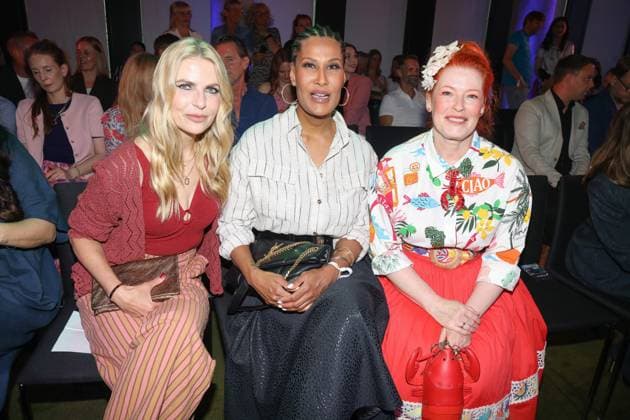 Ernsting s family Fashion Show Hamburg, 17.06.2025 Enie van de Meiklokjes, Tanja Bülter und Marie Amiere bei der Ernsting s family Fashion Show im Empire Riverside Hotel in Hamburg Hamburg Copyright: xMatthiasxGränzdörferx