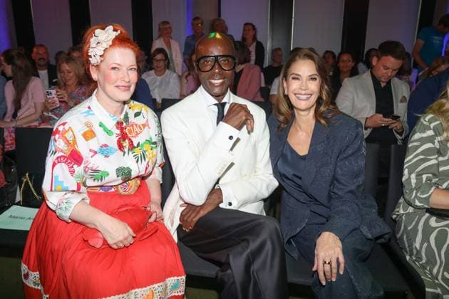 Ernsting s family Fashion Show Hamburg, 17.06.2025 Enie van de Meiklokjes, Teri Hatcher und Bruce Darnell bei der Ernsting s family Fashion Show im Empire Riverside Hotel in Hamburg Hamburg Copyright: xMatthiasxGränzdörferx