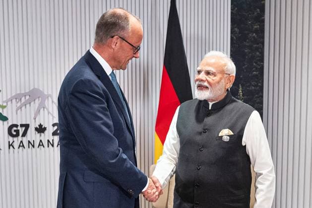 Kananaskis, Alberta, Kanada, 17.06.2025: Mountain Lodge: G7-Gipfel 2025: Bilaterales Treffen zwischen dem deutschen Bundeskanzler Friedrich Merz (CDU) und dem Premierminister von Indien Narendra Modi