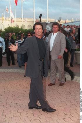 SYLVESTER STALLONE FILM COP LAND DEAUVILLE 23EME FESTIVAL CINEMA PLEIN PIED SALUT *** SYLVESTER STALLONE Film COP LAND DEAUVILLE 23EME FESTIVAL KINO voll Fuß hallo  Copyright: xGARCIA-COLINx xBESTIMAGExGARCIA-COLINx xBESTIMAGEx