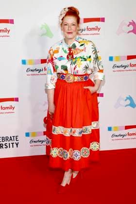 Enie van de Meiklokjes zu Gast auf dem roten Teppich bei der Ernstings Fashion HW Show 2025 unter dem Motto Celebrate Diversity im Hotel Empire Riverside am 17.Juni 2025 in Hamburg Hamburg Deutschland