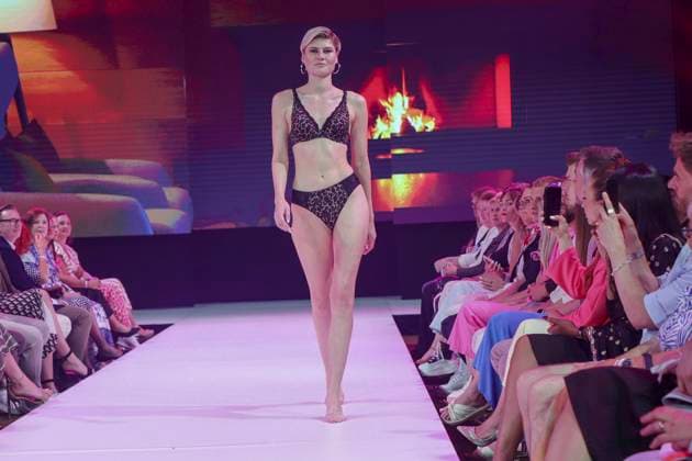 Lea Oude Engberink zu Gast bei der Ernstings Fashion HW Show 2025 unter dem Motto Celebrate Diversity im Hotel Empire Riverside am 17.Juni 2025 in Hamburg Hamburg Deutschland