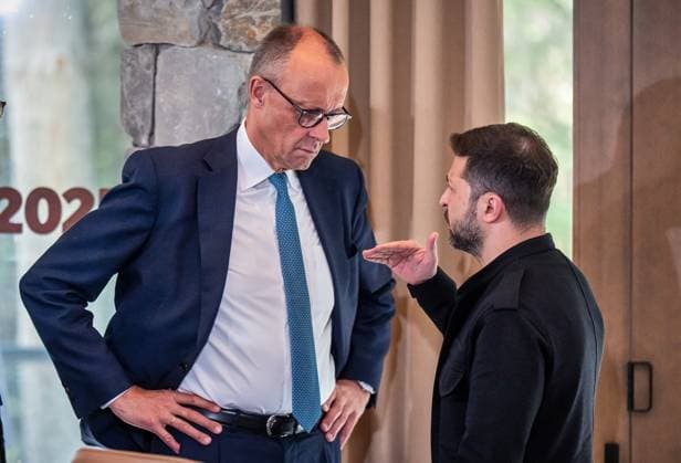 News Bilder des Tages Kananaskis, Alberta, Kanada, 17.06.2025: Mountain Lodge: G7-Gipfel 2025: Der deutsche Bundeskanzler Friedrich Merz (CDU) und der ukrainische Präsident Wolodymyr Selenskyj (Foto: Michael Kappeler Pool) Copyright: xMichaelxKappeler Pool dtsxNachrichtenagenturx dts_71272