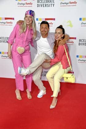 Vanessa Meisinger, Simon Albers und Svenja Theißen beim Ernsting™s family Mode Empfang unter dem inspirierenden Motto CELEBRATE DIVERSITY im Riverside Hotel in Hamburg am 17.06.2025