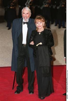 DINER ELYSEE GREGORY PECK ET SA FEMME VERONIQUE A PARIS PLEIN PIED *** DINER ELYSEE GREGORY PECK und AG Frau VERONIQUE A Paris voll Fuß  Copyright: xJEANxLOUISxMACAULTx xBESTIMAGExJEANxLOUISxMACAULTx xBESTIMAGEx
