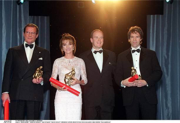 ROGER MOORE ALBERT DE MONACO JANE SEYMOUR DAVID E KELLEY CEREMONIE CLOTURE 40EME FESTIVAL TELEVISION MONTE CARLO TROPHEE PLAN AMERICAIN *** ROGER MOORE ALBERT von Monaco JANE SEYMOUR DAVID E KELLEY ZEREMONIE ZAUN 40EME FESTIVAL TELEVISION MONTE CARLO TROPHEE Plan AMERIKANISCH  Copyright: xDOMINIQUExJACOVIDESx xBESTIMAGExDOMINIQUExJACOVIDESx xBESTIMAGEx