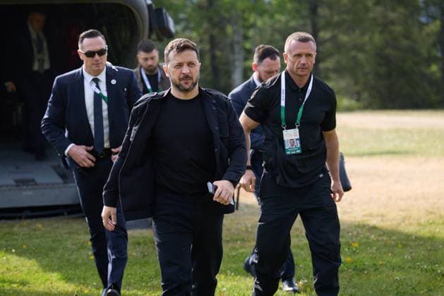 Ukrainian President Volodymyr Zelenskyy attends the G7 Ukrainian President Volodymyr Zelenskyy attends the G7 Summit and meets with officials and representatives of member states in Canada on June 17, 2025. Photo by PRESIDENT OF UKRAINE apaimages Canada Canada Canada 170625_Canada_UPO_00(45).jpeg Copyright: xapaimagesxPRESIDENTxOFxUKRAINEx xapaimagesx