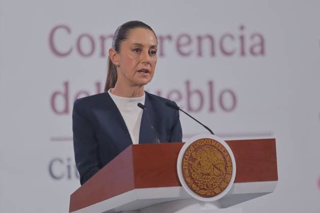Mexico s President Claudia Sheinbaum Pardo speaks during a press conference, where she reiterated that hurricane Erick will enter the coasts of Oaxaca and Guerrero tonight, he urged citizens to be attentive to the information and not to go out or expose themselves, at the National Palace on June 18, 2025 in Mexico City, Mexico. Mexico City Mexico - ZUMAe321 20250618_zia_e321_004 Copyright: xCarlosxSantiagox