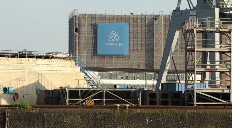 Sitz von der Thyssenkrupp Marine Systems für die Bereiche Konstruktion und Engineering für Marine-Überwasserschiffe auf dem Gelände der Blohm+Voss B.V. & Co. KG. Steinwerder Hamburg *** Headquarters of Thyssenkrupp Marine Systems for the design and engineering of naval surface vessels on the premises of Blohm Voss B V Co KG Steinwerder Hamburg
