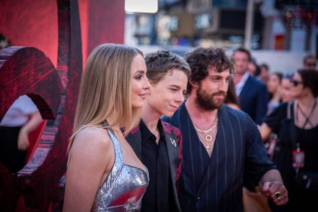 28 Years Later World Premiere at the Odeon Luxe Leicester Square in London - 18 Jun 2025 Jodie Comer, Alfie Williams and Aaron Taylor-Johnson attend the 28 Years Later World Premiere at the Odeon Luxe Leicester Square. London United Kingdom Copyright: xLoredanaxSangiulianox xSOPAxImagesx LSangiuliano-6434
