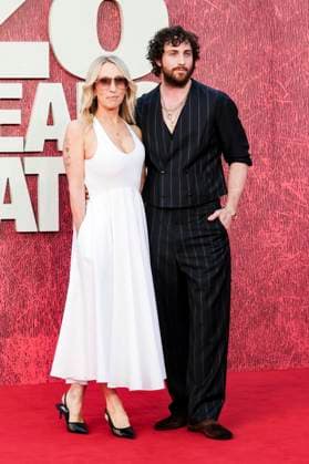 Sam Taylor-Johnson mit Ehemann Aaron Taylor-Johnson bei der Weltpremiere des Kinofilms 28 Years Later im Odeon Luxe Leicester Square. London, 18.06.2025